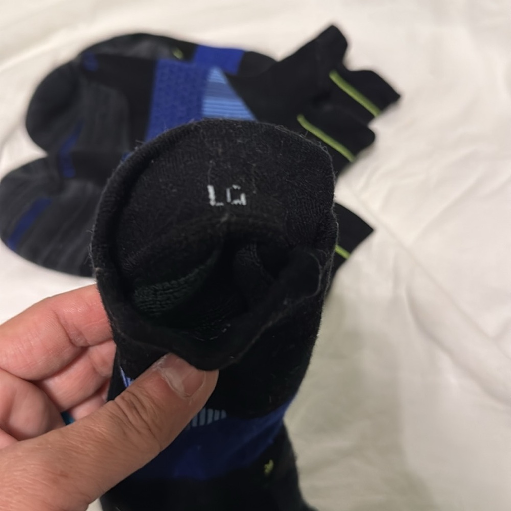 Bombas Black and Blue Running Socks - Picture 3 of 3